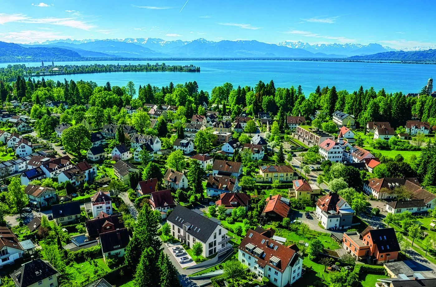 Luftaufnahme Bad Schachen mit Bodensee und Alpen